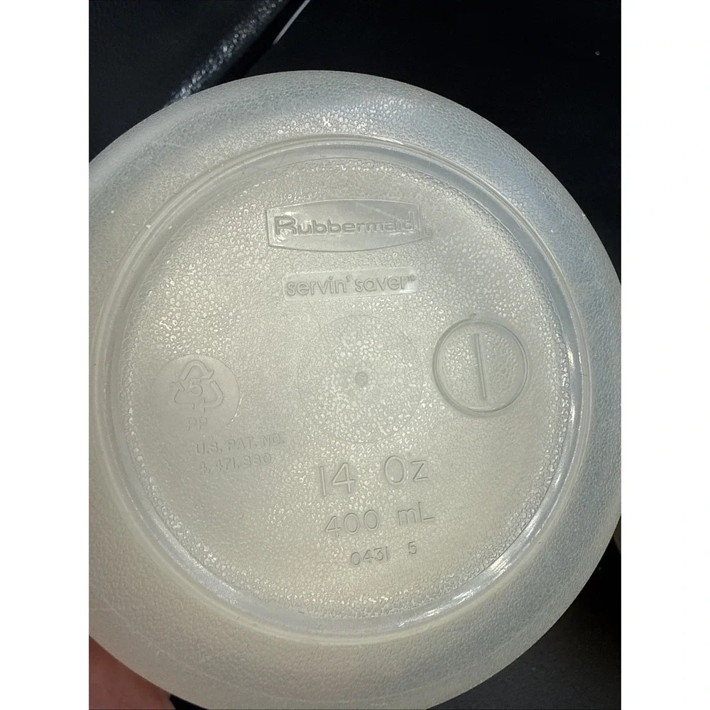 Rubbermaid Servin Saver #1 14 oz, #2 4 Cup Round Container‎ with Almond Lids